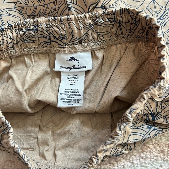 NWOT Tommy Bahama Cotton Shorts Pull-on Tropical Leaf Print Size 5/6 Navy Tan - Picture 3 of 10
